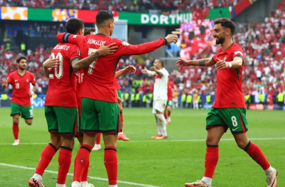 包含葡萄牙成功晋级，意大利止步强的词条